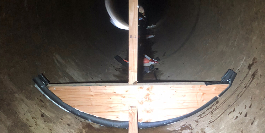 A wooden dam helped allow Operations and Maintenance crews to make repairs to a leaking pipeline valve. Photo: Water Authority Dewatering project