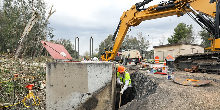 Crews work on First Aqueduct Rehabilitation.